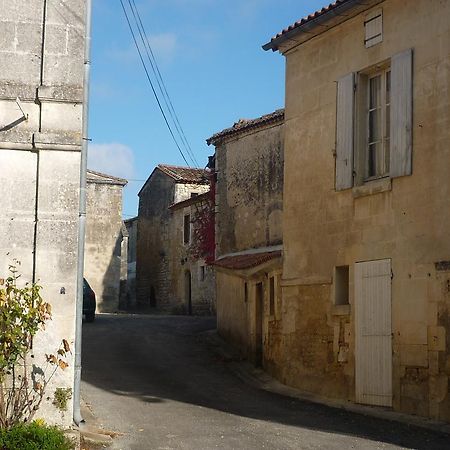 Chambres D'Hotes L'En Haut Des Vignes Merignac  Exterior photo