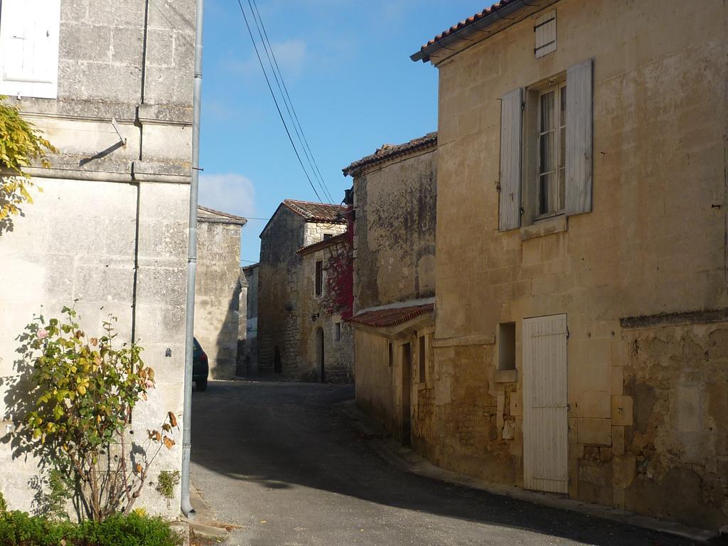 Chambres D'Hotes L'En Haut Des Vignes Merignac  Exterior photo